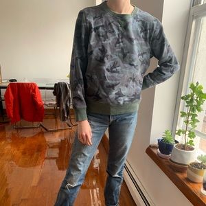 Gap crew neck camo sweater